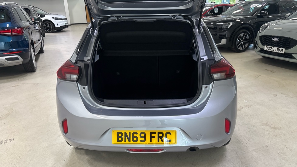 Vauxhall Corsa 1.2 SE 5dr Petrol Hatchback - Image 4