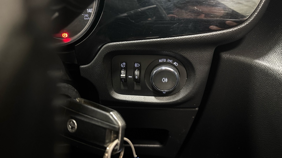 Vauxhall Corsa 1.2 SE 5dr Petrol Hatchback - Image 25