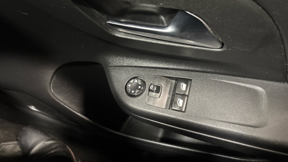 Vauxhall Corsa 1.2 SE 5dr Petrol Hatchback - Image 26