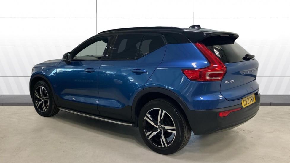 Volvo XC40 1.5 T3 [163] R DESIGN 5dr Petrol Estate - Image 2