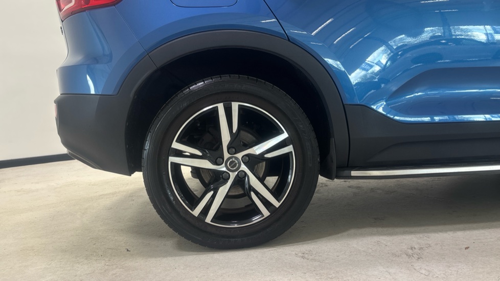 Volvo XC40 1.5 T3 [163] R DESIGN 5dr Petrol Estate - Image 7