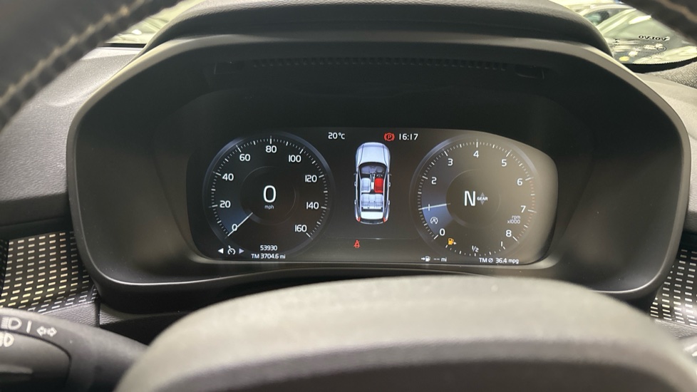 Volvo XC40 1.5 T3 [163] R DESIGN 5dr Petrol Estate - Image 18