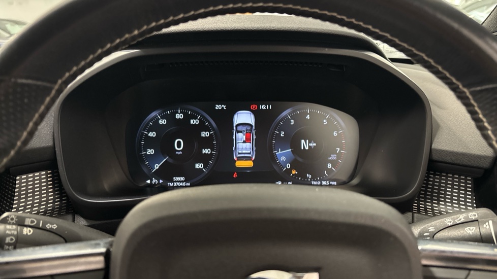 Volvo XC40 1.5 T3 [163] R DESIGN 5dr Petrol Estate - Image 24