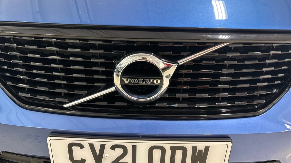 Volvo XC40 1.5 T3 [163] R DESIGN 5dr Petrol Estate - Image 45
