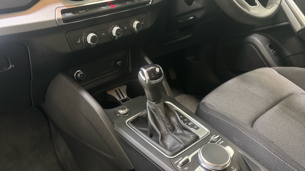 Audi Q2 35 TFSI Sport 5dr S Tronic Petrol Estate - Image 13