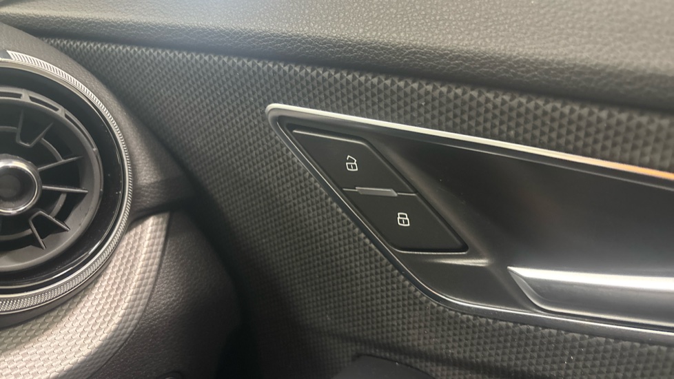 Audi Q2 35 TFSI Sport 5dr S Tronic Petrol Estate - Image 29