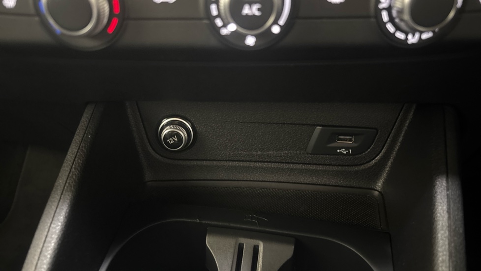 Audi Q2 35 TFSI Sport 5dr S Tronic Petrol Estate - Image 35