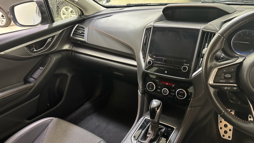 Subaru XV 2.0i e-Boxer SE 5dr Lineartronic Hybrid Hatchback - Image 14