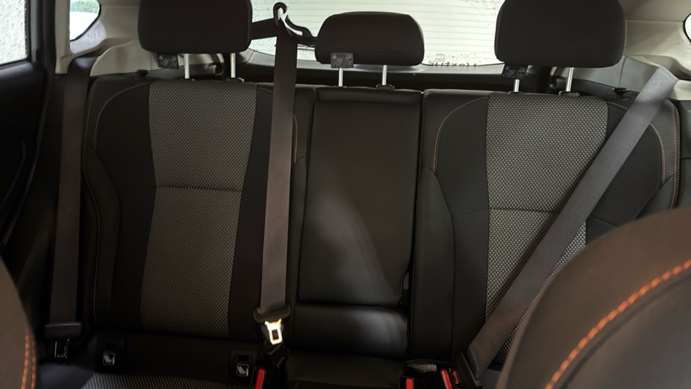 Subaru XV 2.0i e-Boxer SE 5dr Lineartronic Hybrid Hatchback - Image 15
