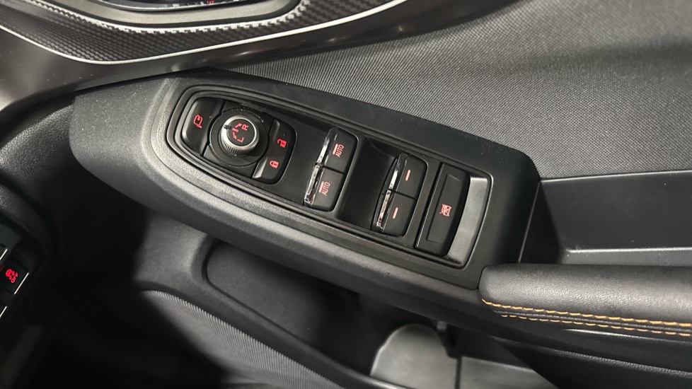 Subaru XV 2.0i e-Boxer SE 5dr Lineartronic Hybrid Hatchback - Image 28