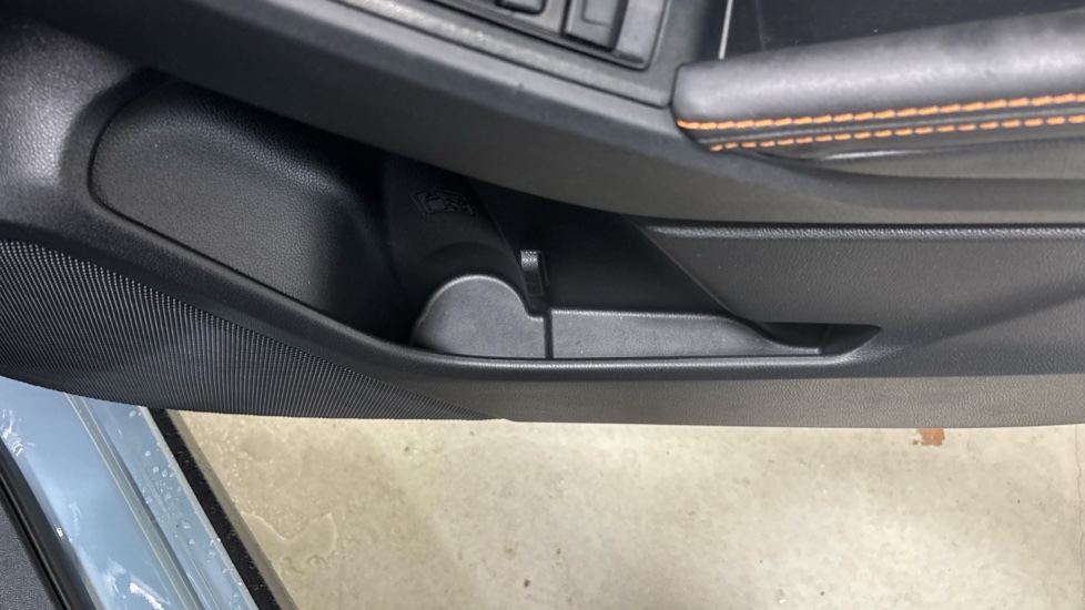 Subaru XV 2.0i e-Boxer SE 5dr Lineartronic Hybrid Hatchback - Image 51
