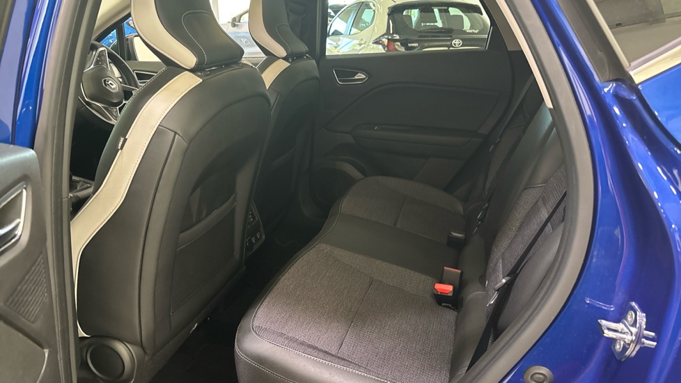 Renault Captur 1.0 TCE 100 S Edition 5dr Petrol Hatchback - Image 16