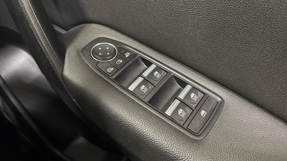 Renault Captur 1.0 TCE 100 S Edition 5dr Petrol Hatchback - Image 29