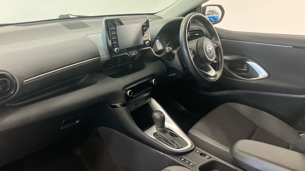 Toyota Yaris 1.5 Hybrid Icon 5dr CVT Hybrid Hatchback - Image 9