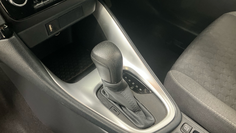 Toyota Yaris 1.5 Hybrid Icon 5dr CVT Hybrid Hatchback - Image 13