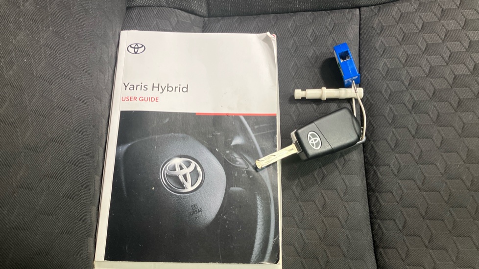 Toyota Yaris 1.5 Hybrid Icon 5dr CVT Hybrid Hatchback - Image 19