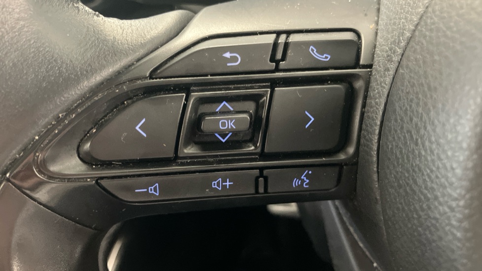 Toyota Yaris 1.5 Hybrid Icon 5dr CVT Hybrid Hatchback - Image 27