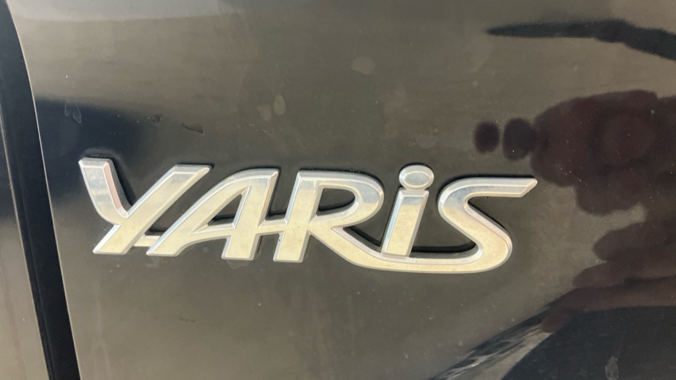 Toyota Yaris 1.5 Hybrid Icon 5dr CVT Hybrid Hatchback - Image 35