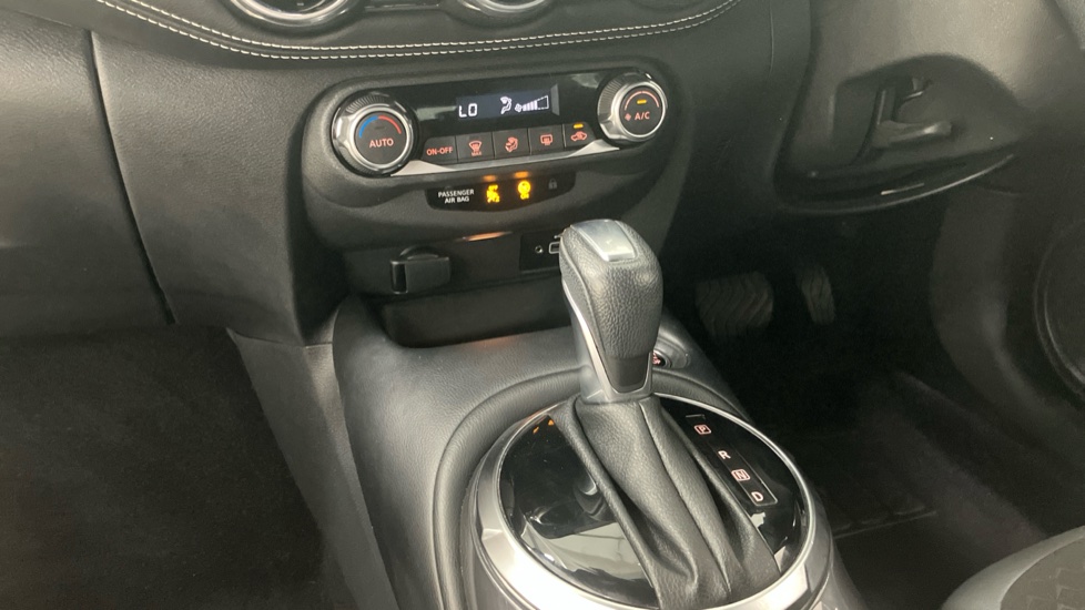 Nissan Juke 1.0 DiG-T 114 N-Connecta 5dr DCT Petrol Hatchback - Image 13