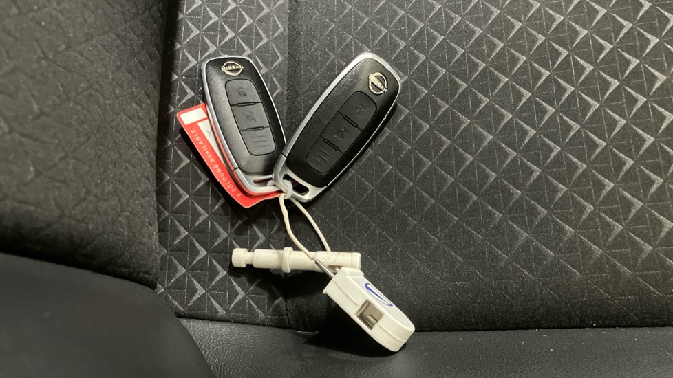 Nissan Juke 1.0 DiG-T 114 N-Connecta 5dr DCT Petrol Hatchback - Image 20