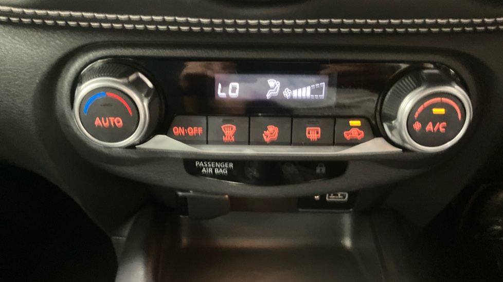 Nissan Juke 1.0 DiG-T 114 N-Connecta 5dr DCT Petrol Hatchback - Image 27