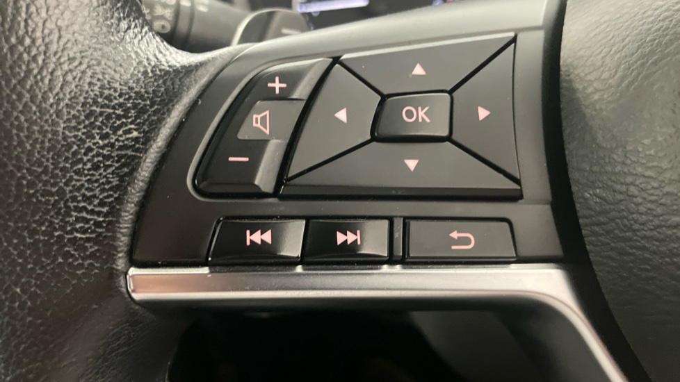 Nissan Juke 1.0 DiG-T 114 N-Connecta 5dr DCT Petrol Hatchback - Image 33
