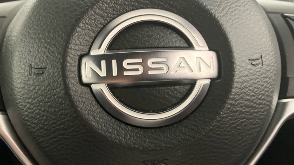 Nissan Juke 1.0 DiG-T 114 N-Connecta 5dr DCT Petrol Hatchback - Image 34