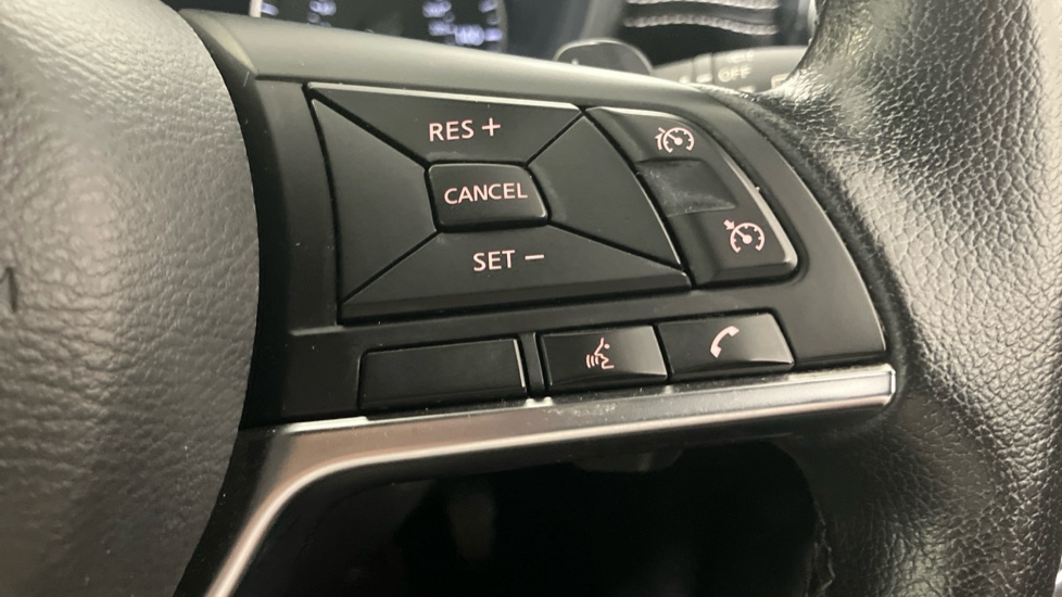 Nissan Juke 1.0 DiG-T 114 N-Connecta 5dr DCT Petrol Hatchback - Image 35