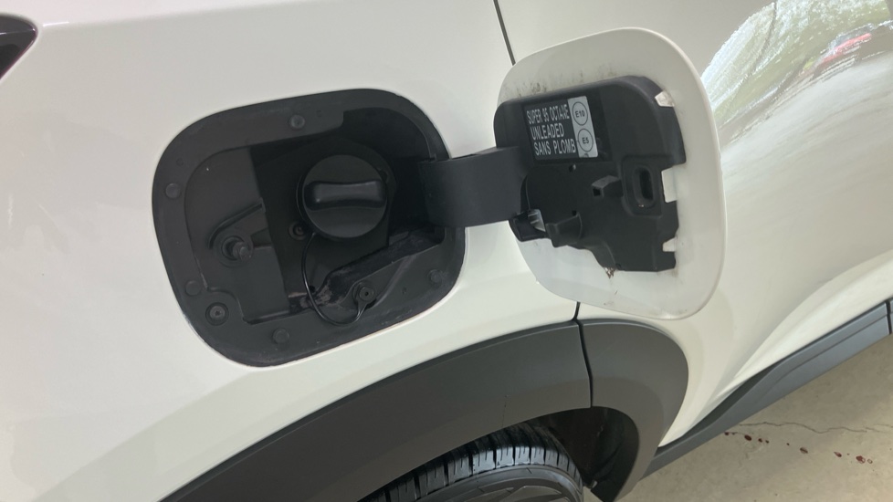 Nissan Juke 1.0 DiG-T 114 N-Connecta 5dr DCT Petrol Hatchback - Image 42