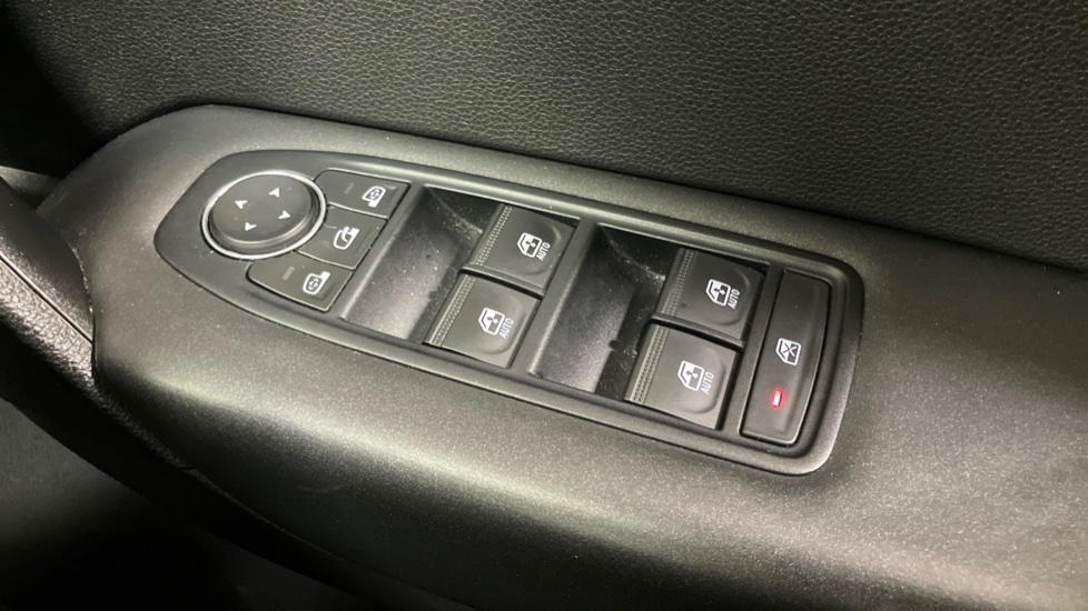 Renault Captur 1.0 TCE 90 Iconic 5dr Petrol Hatchback - Image 38