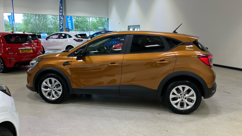 Renault Captur 1.0 TCE 90 Iconic 5dr Petrol Hatchback - Image 43