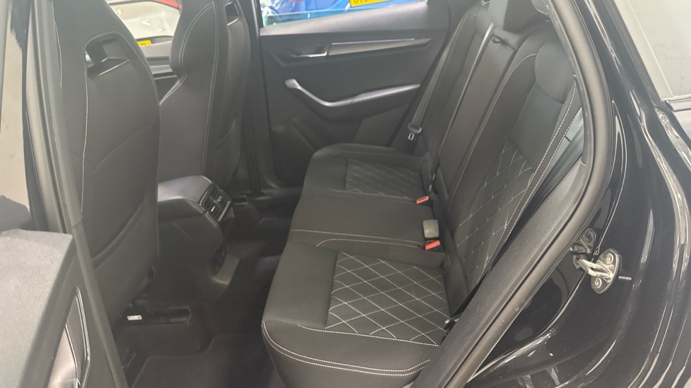 Skoda Karoq 1.5 TSI Sportline 5dr Petrol Estate - Image 16