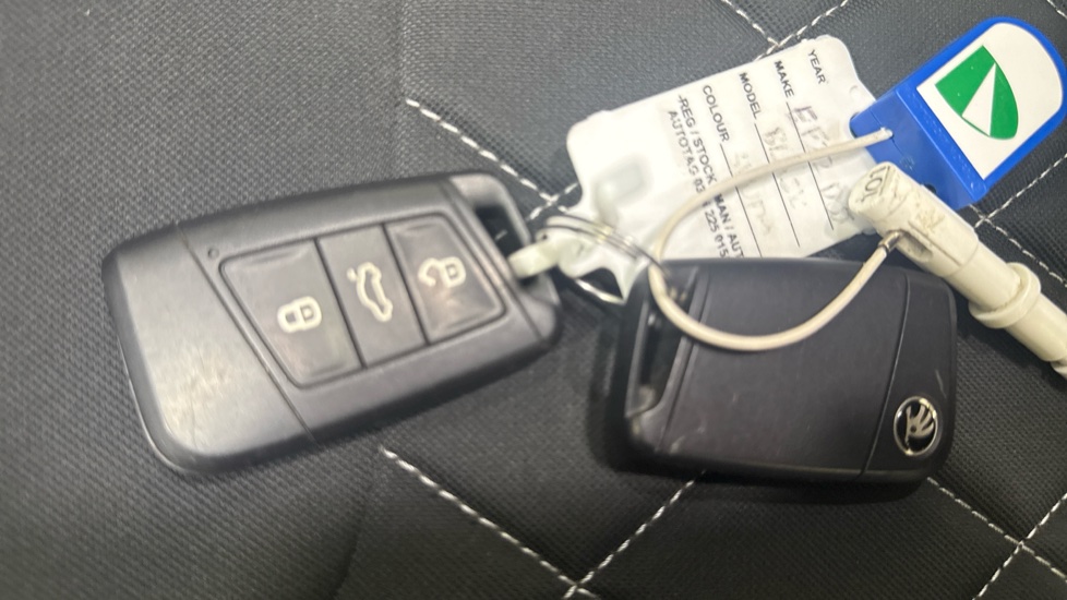 Skoda Karoq 1.5 TSI Sportline 5dr Petrol Estate - Image 19