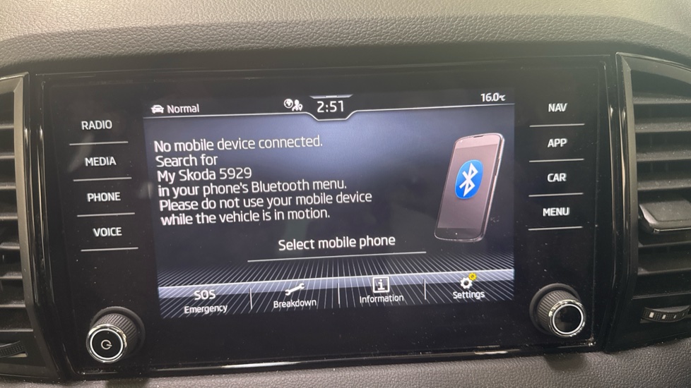 Skoda Karoq 1.5 TSI Sportline 5dr Petrol Estate - Image 24