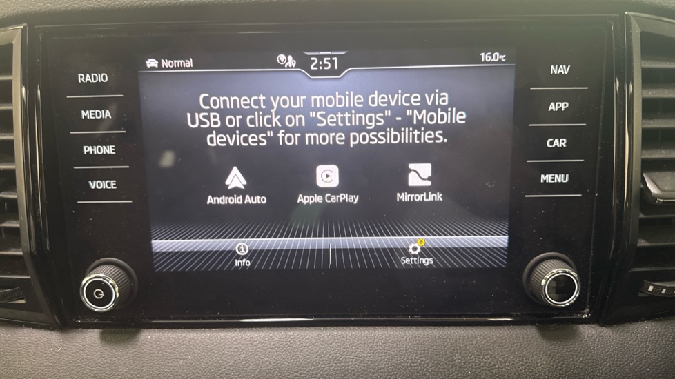 Skoda Karoq 1.5 TSI Sportline 5dr Petrol Estate - Image 27