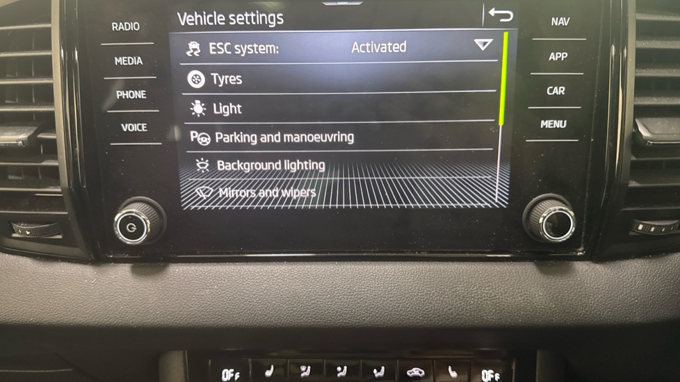 Skoda Karoq 1.5 TSI Sportline 5dr Petrol Estate - Image 30