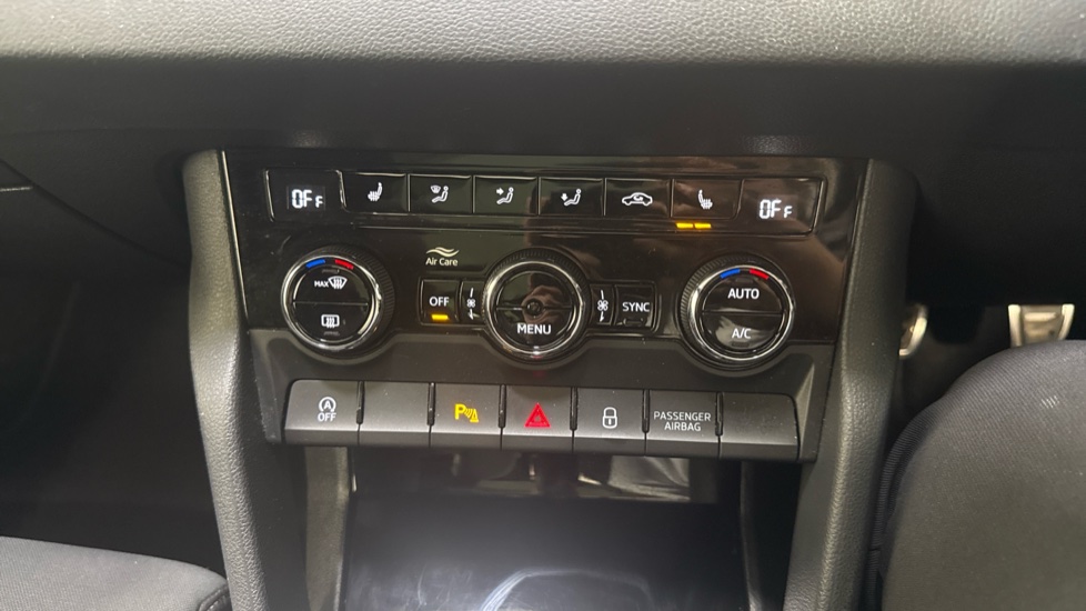 Skoda Karoq 1.5 TSI Sportline 5dr Petrol Estate - Image 32