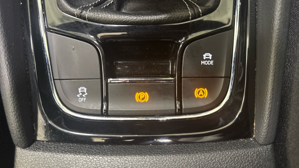 Skoda Karoq 1.5 TSI Sportline 5dr Petrol Estate - Image 37