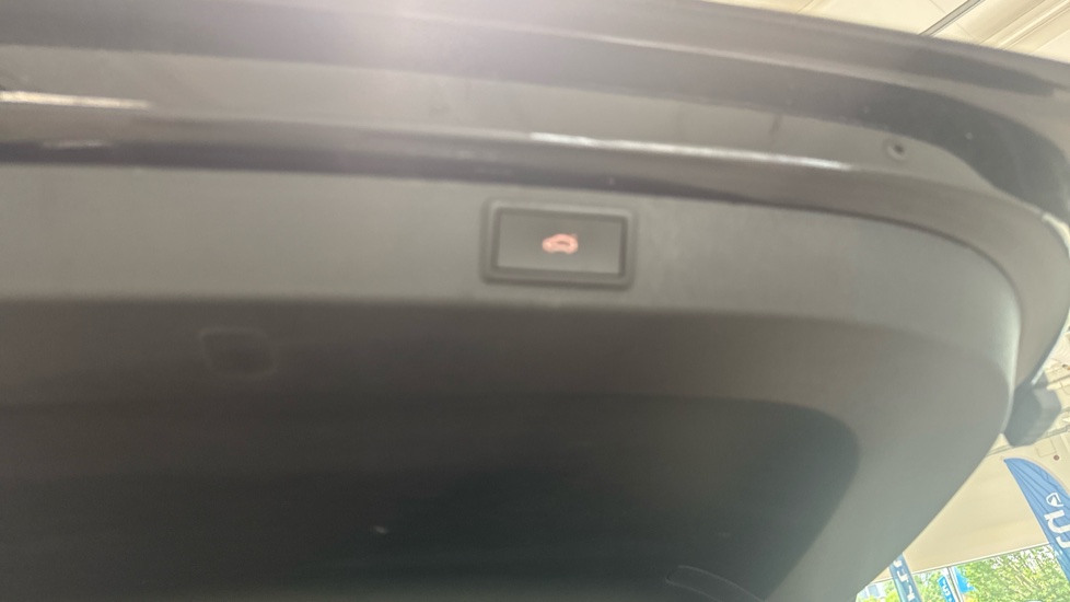 Skoda Karoq 1.5 TSI Sportline 5dr Petrol Estate - Image 57