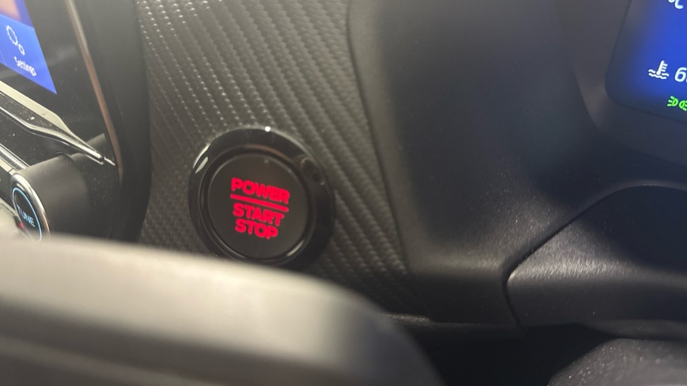 Ford Puma ST 1.0 EcoBoost Hybrid mHEV ST 5dr DCT Petrol Hatchback - Image 30