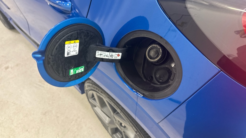 Ford Puma ST 1.0 EcoBoost Hybrid mHEV ST 5dr DCT Petrol Hatchback - Image 42