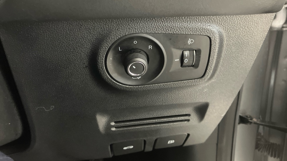 MG ZS 1.0T GDi Exclusive 5dr Petrol Hatchback - Image 31