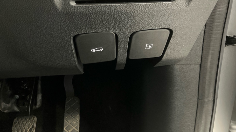 MG ZS 1.0T GDi Exclusive 5dr Petrol Hatchback - Image 32