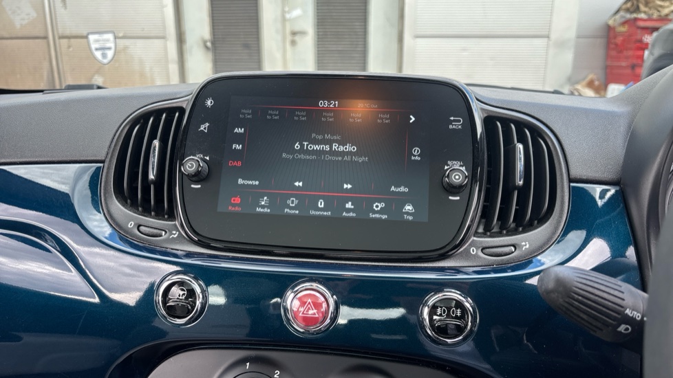 Fiat 500 1.0 Mild Hybrid Dolcevita [Part Leather] 3dr Petrol Hatchback - Image 12