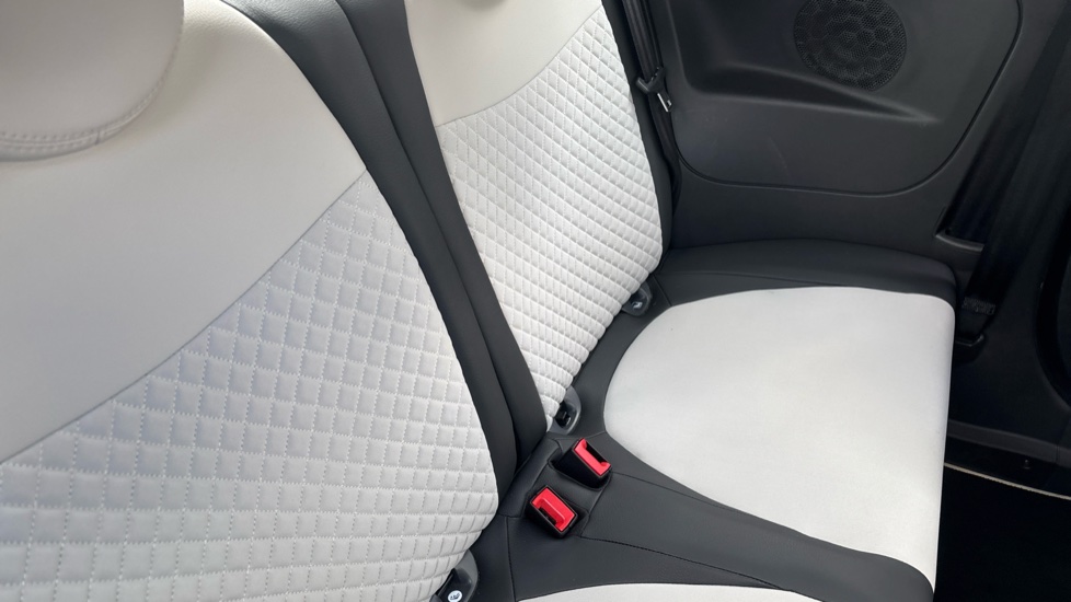 Fiat 500 1.0 Mild Hybrid Dolcevita [Part Leather] 3dr Petrol Hatchback - Image 16