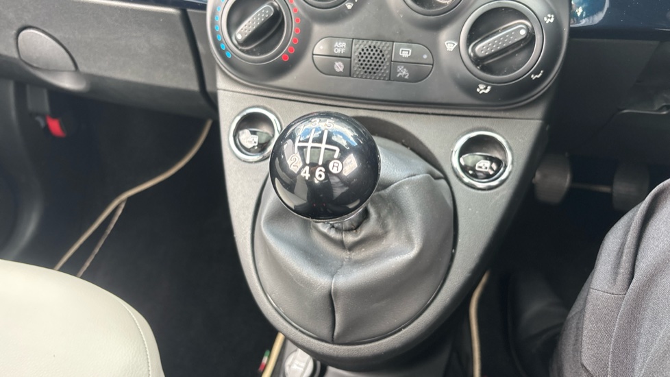 Fiat 500 1.0 Mild Hybrid Dolcevita [Part Leather] 3dr Petrol Hatchback - Image 29