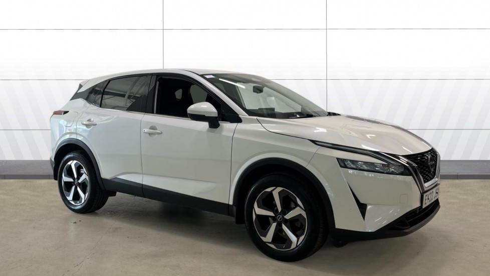 Nissan Qashqai 1.3 DiG-T MH 158 N-Connecta 5dr Xtronic Petrol Hatchback - Image 1