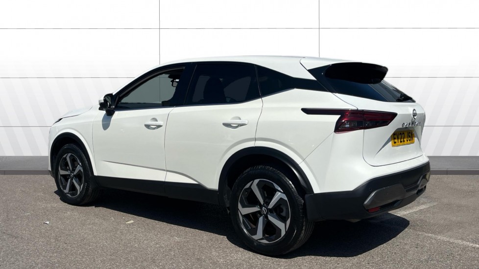 Nissan Qashqai 1.3 DiG-T MH 158 N-Connecta 5dr Xtronic Petrol Hatchback - Image 2