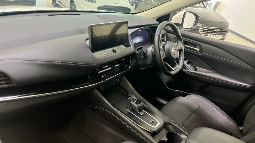 Nissan Qashqai 1.3 DiG-T MH 158 N-Connecta 5dr Xtronic Petrol Hatchback - Image 9