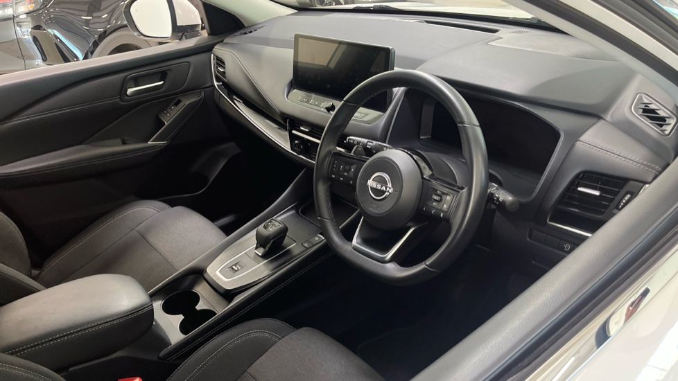 Nissan Qashqai 1.3 DiG-T MH 158 N-Connecta 5dr Xtronic Petrol Hatchback - Image 11